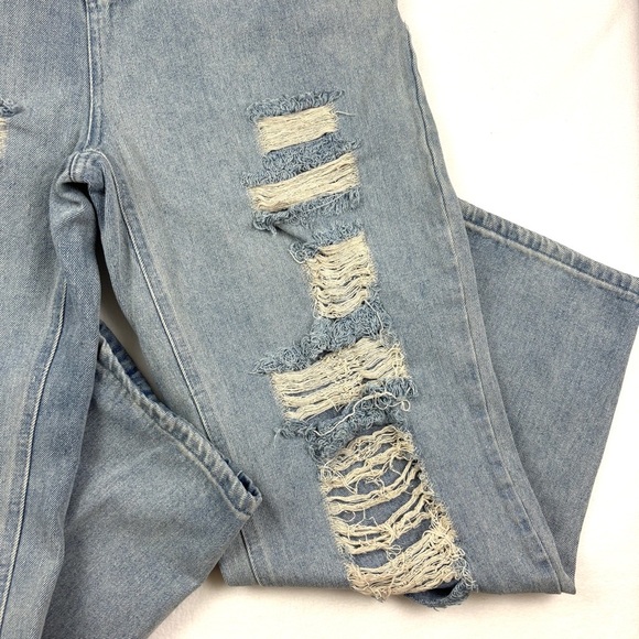 GeeGee Light Wash High Waist Distressed Tapered “Mom” Ankle Baggy Jean Size M - Picture 7 of 15